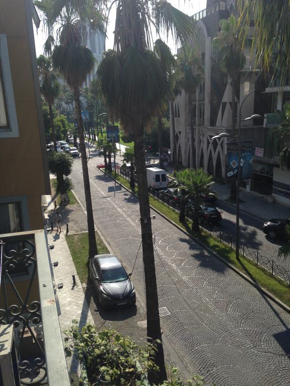 Apartamento Cheap And Chic Batumi Exterior foto