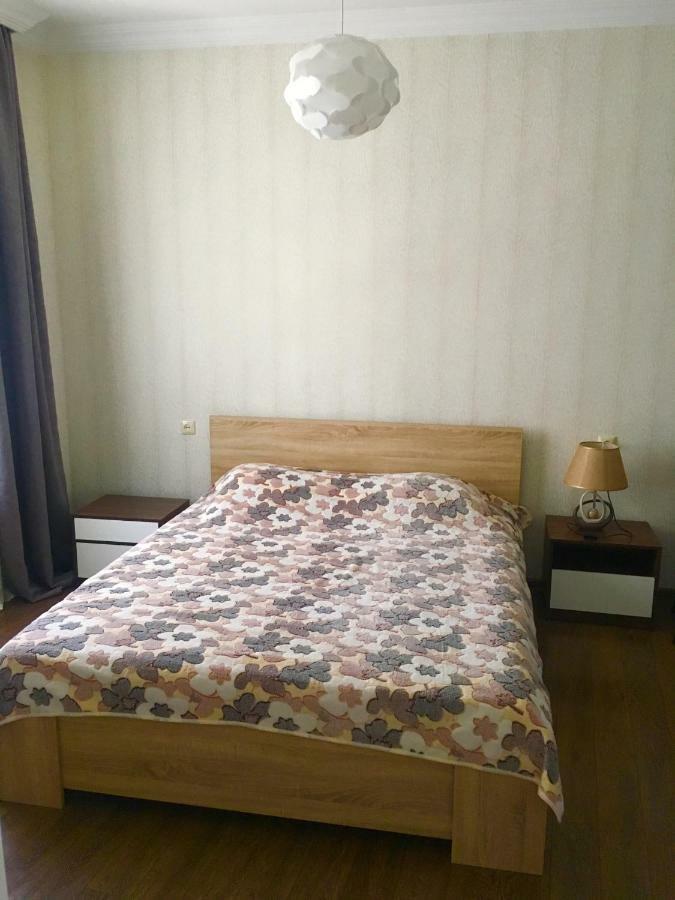 Apartamento Cheap And Chic Batumi Exterior foto