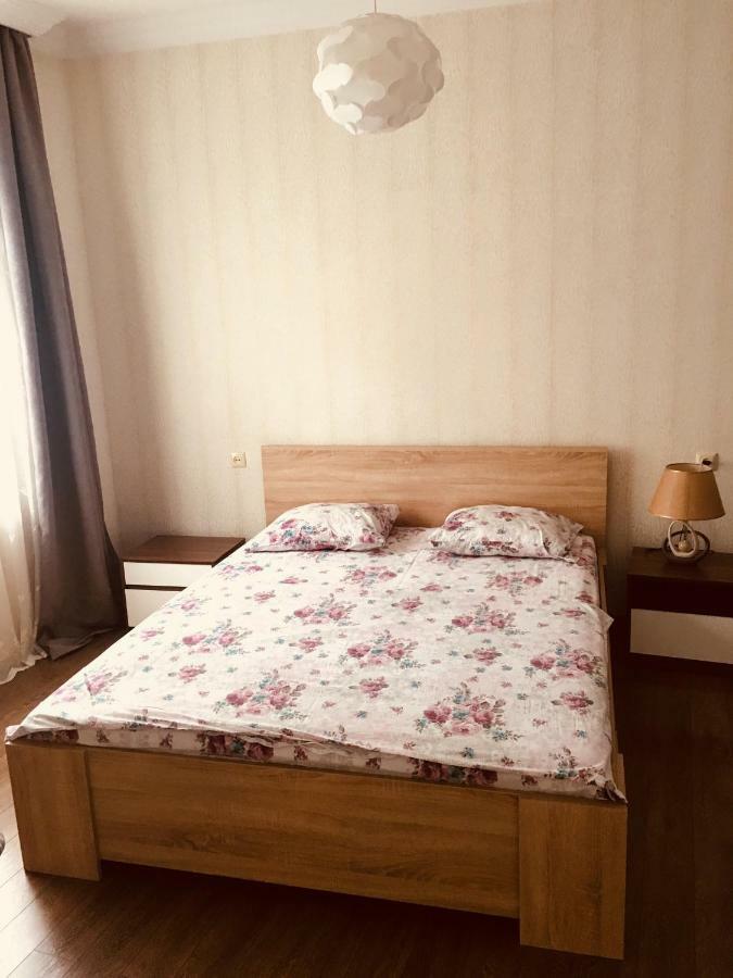 Apartamento Cheap And Chic Batumi Exterior foto